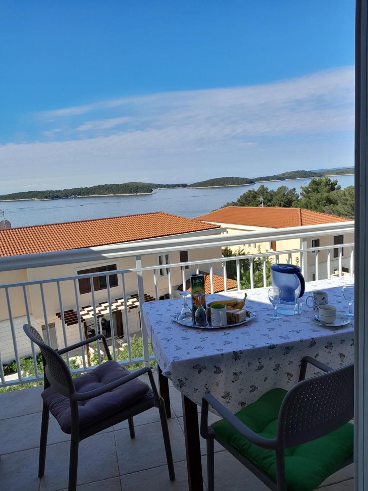 Feelhvar Along Bluelagoon Beach Hvar Town Room photo